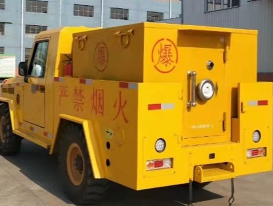 章丘凯龙爆破器材运输车：保障爆破任务的安全运行