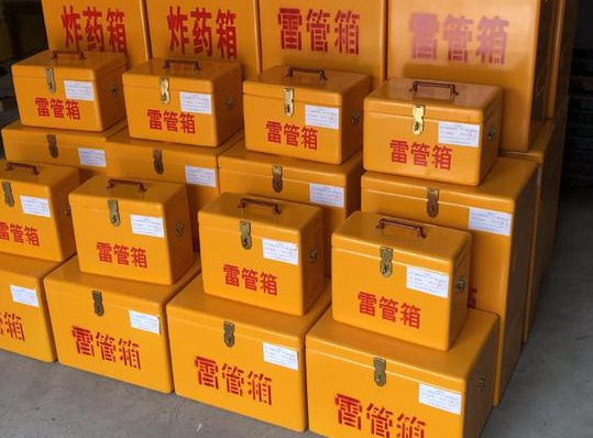 章丘玻璃钢雷管箱的使用寿命一般是多少？