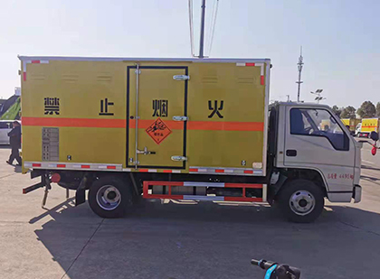 章丘爆破器材运输车技术升级与安全合规新趋势